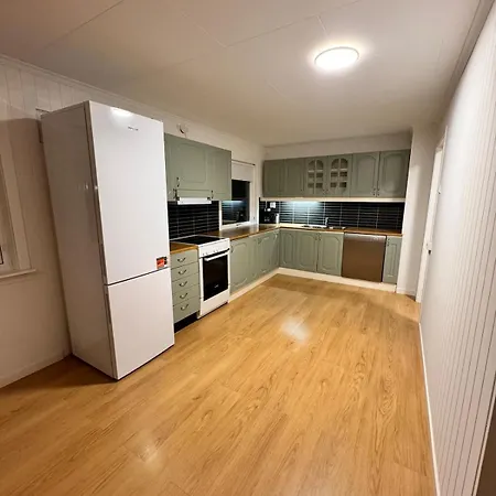 Detached House With 4 Bedrooms In A Quiet Child-friendly Area