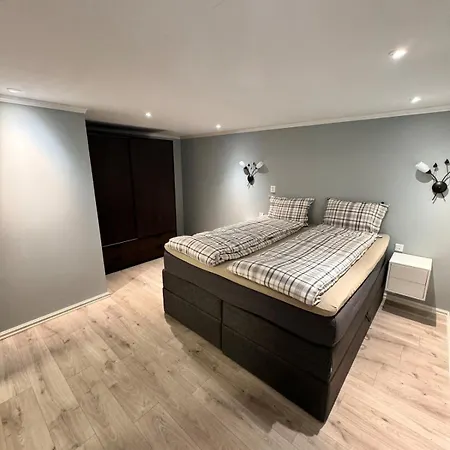 Villa Detached House With 4 Bedrooms In A Quiet Child-friendly Area *