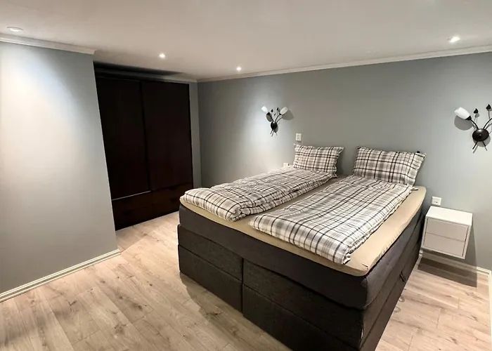 Villa Detached House With 4 Bedrooms In A Quiet Child-friendly Area *